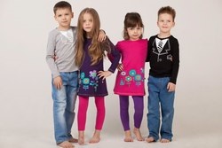 Divat a gyerekeknek, hogyan segítsük a gyerekeket megtalálni a ruhákban
