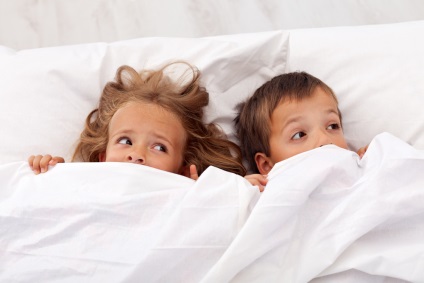 Monstri sub pat sau în cazul în care apar temerile și fobiile copiilor