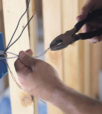 Instalarea de electricieni într-un apartament de o cameră cu mâinile lor