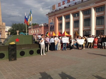 La mitingul opoziției din Buryația, candidatul pentru șef și adjunctul khurala aproape că nu sa luptat.
