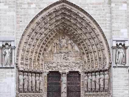 Despre ceea ce fațada catedralei gotice spune arzamas