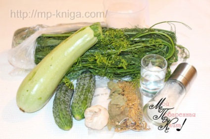 Castraveți cu dovlecel cu zucchini pentru iarnă - rețetă fără sterilizare