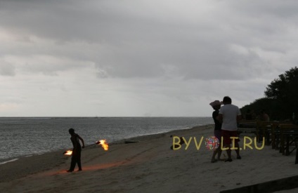 Insulele gili în Indonezia, descrierea odihnei pe gili, vârful și fotografia turistului