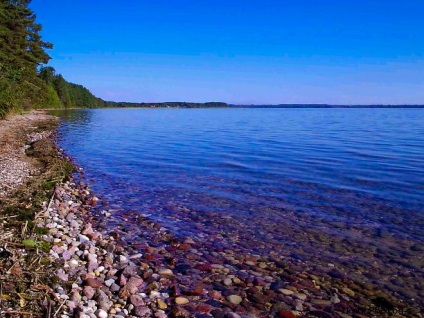 A tó teljesen fehér, a belorusz tenger, a tó legendái, a naroch, a fotó történet, a többi a sziklákon