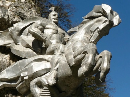 Monument utstyrzhi cel mai mare monument ecvestru din lume, rusia - călătorim împreună