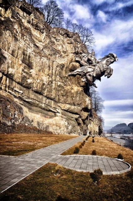 Monument utstyrzhi cel mai mare monument ecvestru din lume, rusia - călătorim împreună