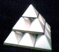 Speciális tulajdonú piramis