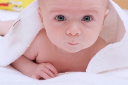 Alimente alergice de ce bebelușii care suferă de alergii plâng și nu strănută