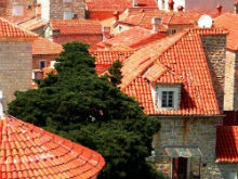 Pro și contra acoperișurilor înclinate - construcție
