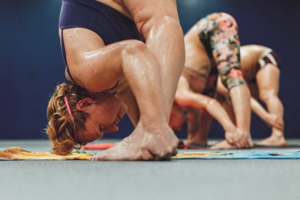 De ce mă doare capul după practicarea bikramului de yoga?