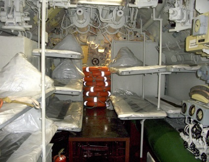 Explorarea muzeului submarin pe submarin în tushino