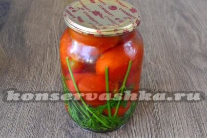 Tomate cu vârfuri de morcov pentru iarnă, rețetă pentru borcan de 1 litru