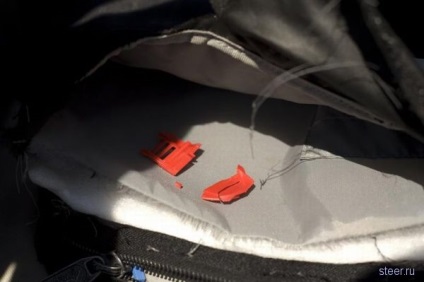 A dezodor robbanásának következményei az autóban (fénykép)
