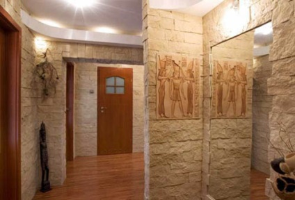 Sala de intrare în stil egiptean