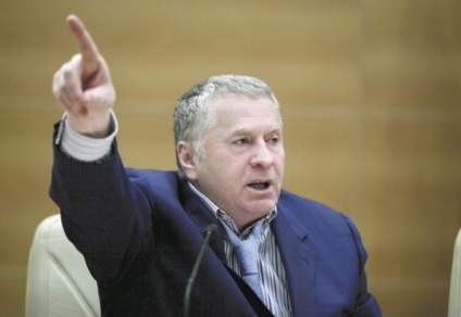 Az esőben áztatott Zhirinovsky megköveteli a moshidromet felbomlását