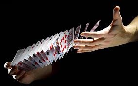 Distribuirea cardurilor în poker - câte cărți în poker, cum se manipulează cărțile în poker