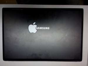 Reparați laptopul Samsung samsung np-r519 - restaurarea matricei de iluminare din spate care înlocuiește lampa ccfl; curățenie