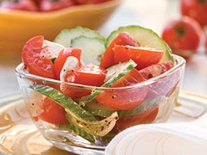 Salată cu roșii și porumb