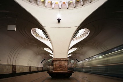 Cea mai scurtă istorie a arhitecturii metroului din Moscova