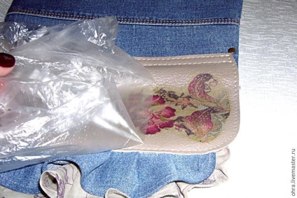 Coaseți o geantă de mână de la blugi vechi sau orice țesătură