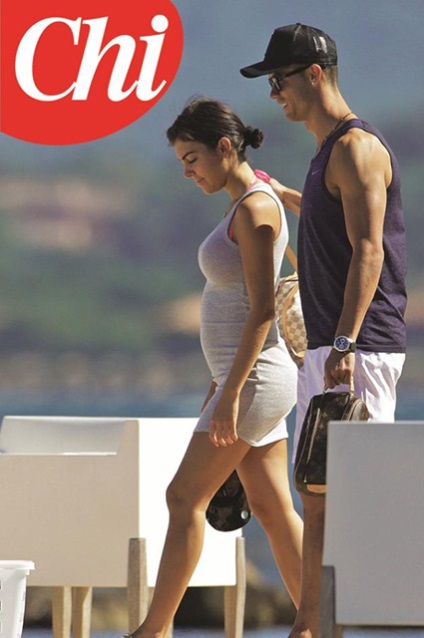 Media a publicat noi fotografii ale lui Cristiano Ronaldo, cu o fată care dovedea sarcina, o bârfă