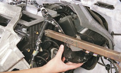 Demontarea și instalarea încălzitorului electric pentru încălzitor, ford mondeo 4 manual
