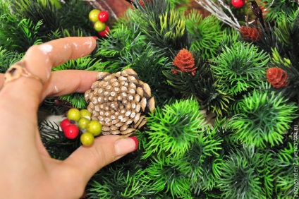 Creați o compoziție de Anul Nou pentru un șemineu din plante artificiale - târg de maeștri - manual