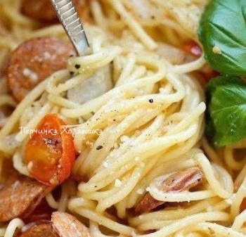 Spaghete cu cârnați afumați într-un mod nou - hostess de piper