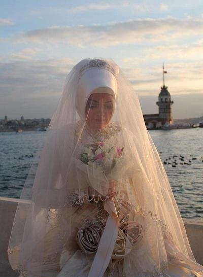 Muszlim esküvői ruhák, hogyan kell választani kiegészítők