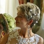 Esküvői frizurák hosszú és közepes hajra