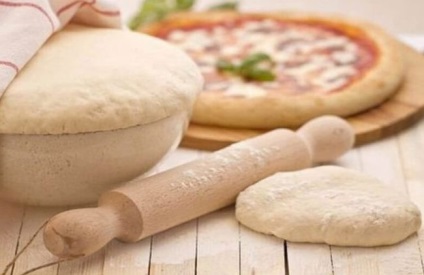 Tészta élesztő pizzához és élesztő nélkül
