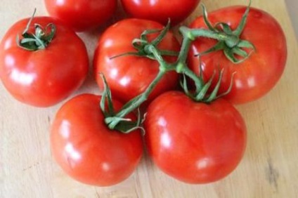 Tomato din descrierea evangheliilor a fructului și descrierea soiului
