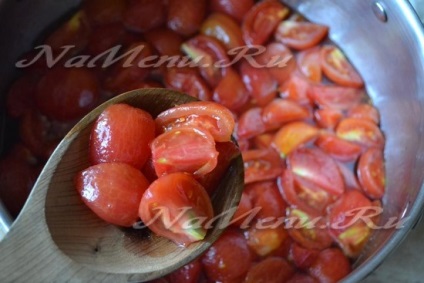Paradicsomból és narancssárga receptből készült lekvárt fotóval
