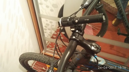 Suporturi biciclete pentru lampă cu mâinile dvs. (2 tipuri de atașament)