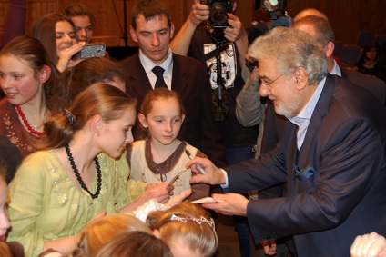 Chorus - Heliport - ia lecții de la Jose Carreras și Placido Domingo