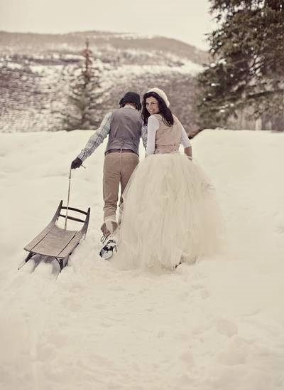 Imagine de nunta de iarna pentru un miret modern - este frumos, dar in primul rand foarte cald
