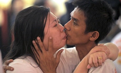 10 Povestiri incredibile și fapte legate de sărutări