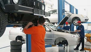 Serviciul de autoturisme - de la pământ în sus - ne deschidem centrul nostru de îngrijire a autovehiculelor (o sută), repararea autoturismelor de către propriile noastre mâini