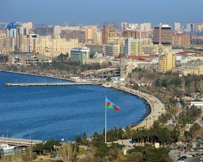 Baku este capitala Azerbaidjanului și cel mai mare oraș al Transcaucaziei