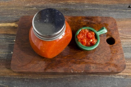 Homemade tomate ketchup chili