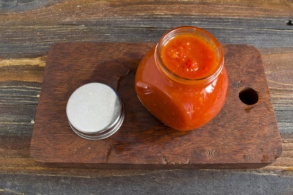 Homemade tomate ketchup chili