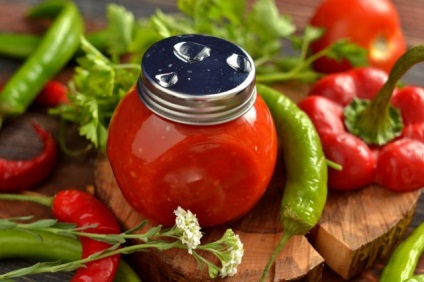 Homemade tomate ketchup chili