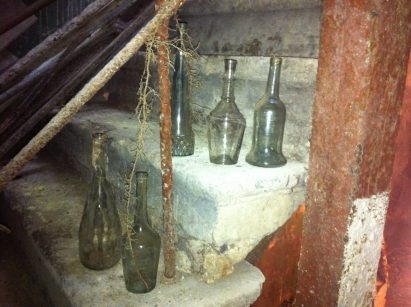Fapte de fotografiere în timpul lucrărilor de reparații în subsolul sticlelor de distilerie Grodno