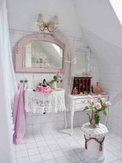 Interior în stilul dormitorului shebbie-chic vs baie - inspirație