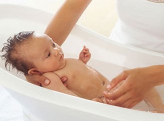 Cum să spălați bebelușul în 3 luni, copilul de 3 luni