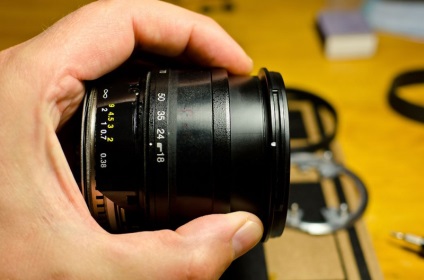 Cum de a fixa un obiectiv Nikon 18-70mm f