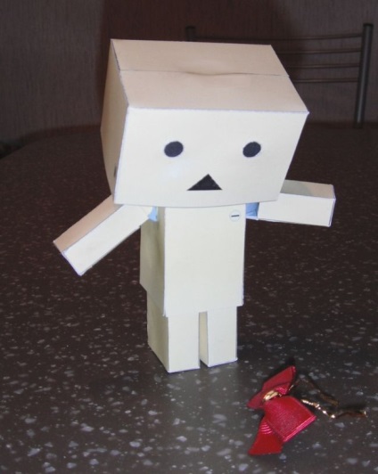 Как да си направим робот от картон