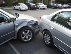Cum se comportă în cazul unui accident rutier