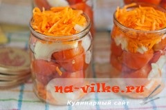 Conserve de roșii în jeleu cu ceapă și morcovi în letonă