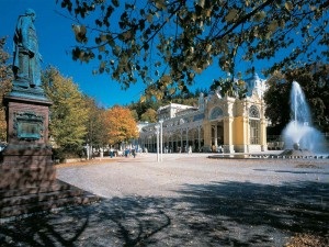 Mariánské lázně - sanatoriu, dus-întors